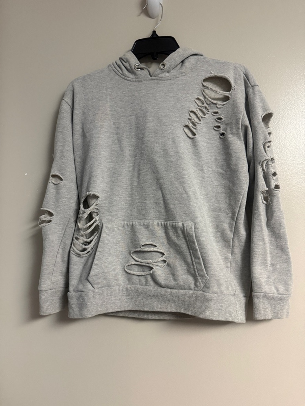 SMALL Romeo & Juliet Couture Light Gray Distressed Hoodie